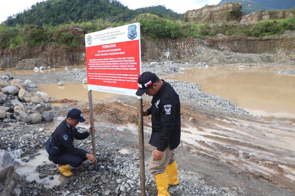 Govt seals West Sumatra mining sites, summons eight corporations over environmental damage